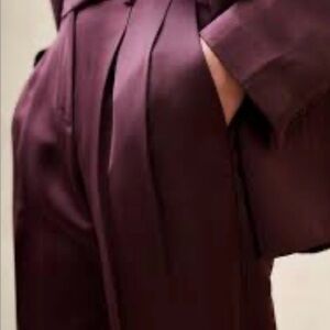 Italian satin pants, great fit, petite